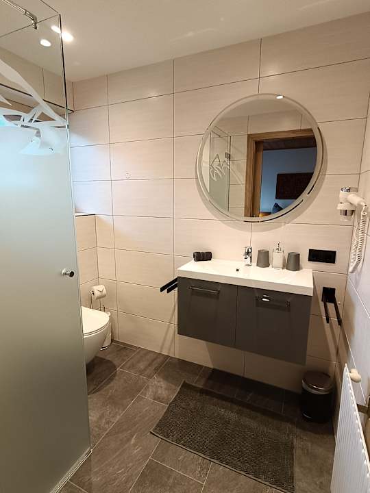 Zimmer Appartement Catrin bis 16 Personen mit Sauna und E-Ladestation