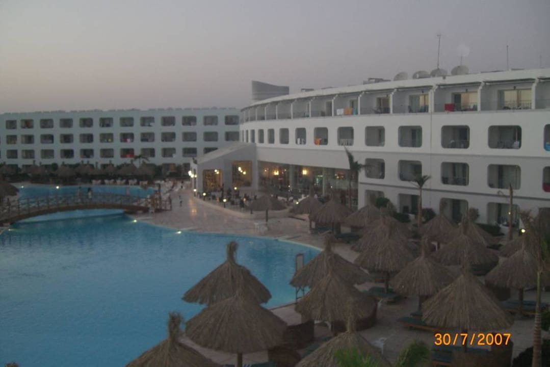 Abendansicht des Hotel Titanic Titanic Resort & Aqua Park