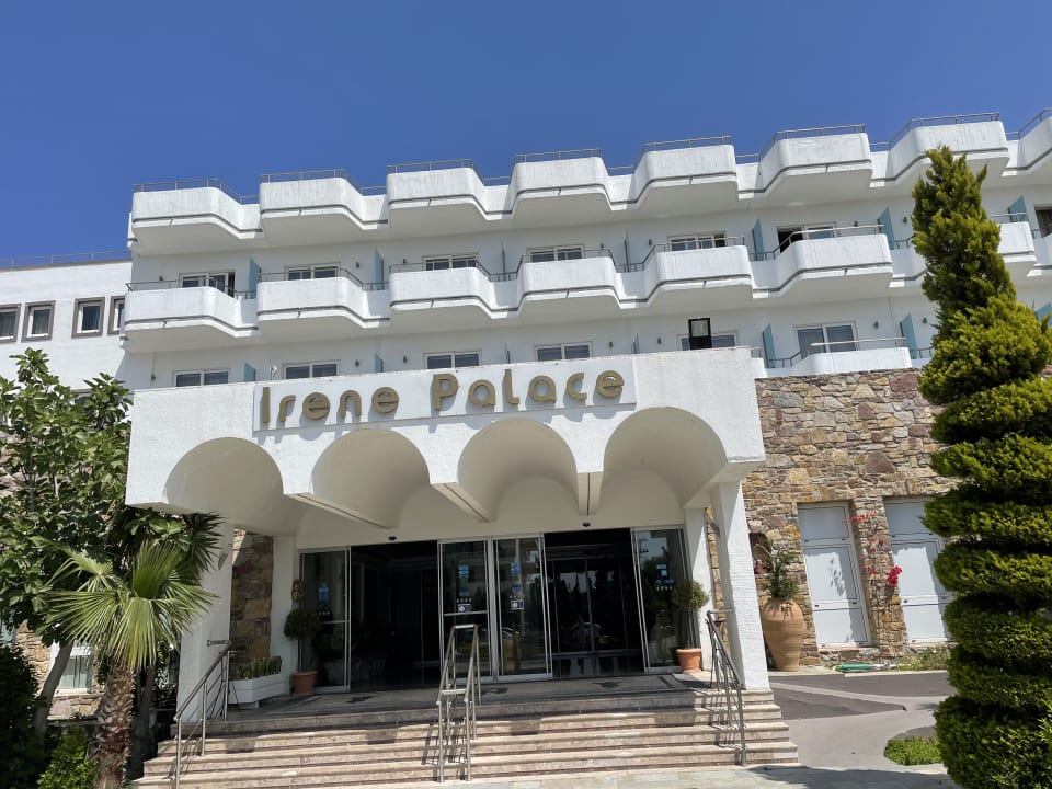 Außenansicht Irene Palace Beach Resort