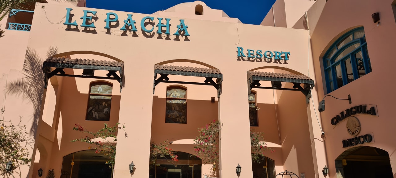 Außenansicht Hotel Le Pacha Beach Resort