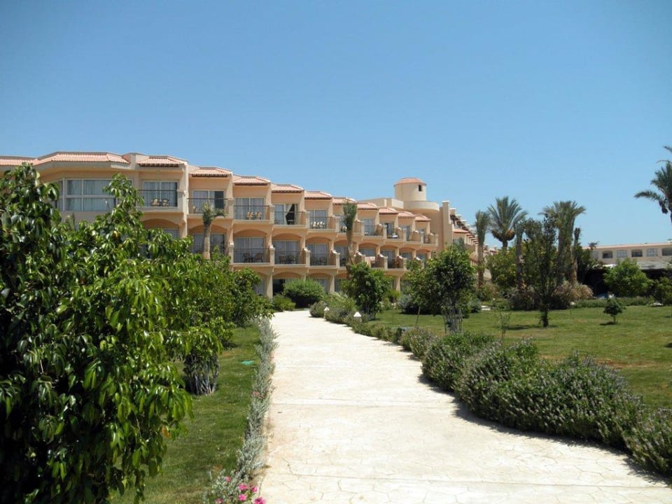 Отель Pyramisa Beach Resort Sahl Hasheesh