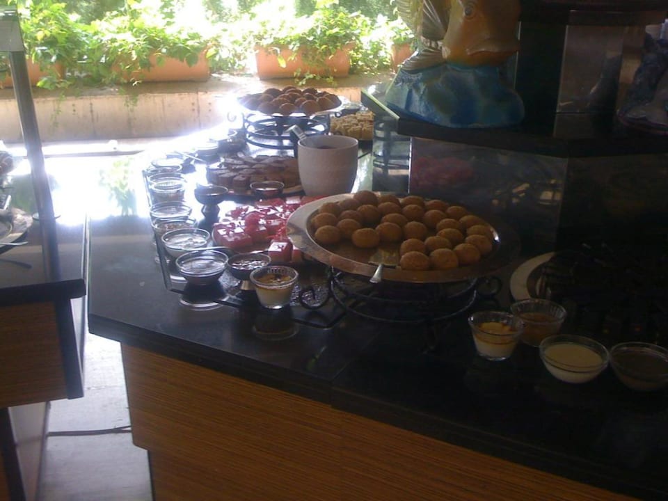 Buffet Emelda Sun Club