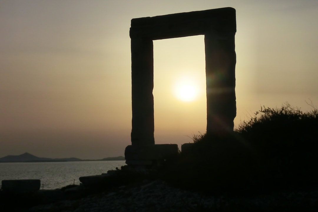 Das "Fenster von Naxos" Naxos Resort Beach Hotel