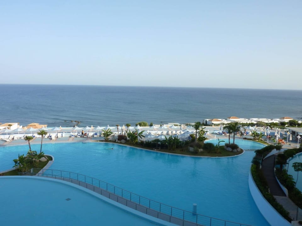 Blick aus der Rezeption Atrium Prestige Thalasso Spa Resort & Villas