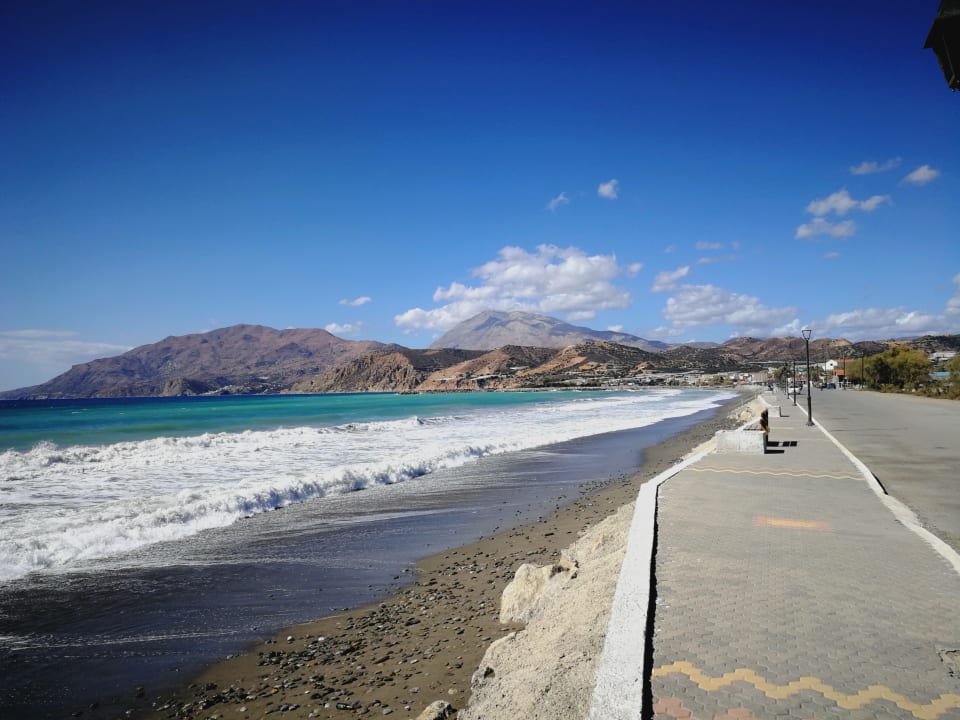 Strand Hotel Little Inn