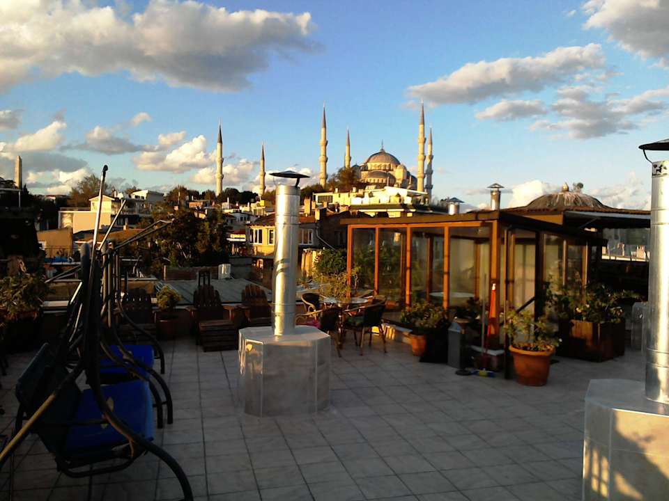 Blick zur Sultan-Ahmed Hotel Artefes
