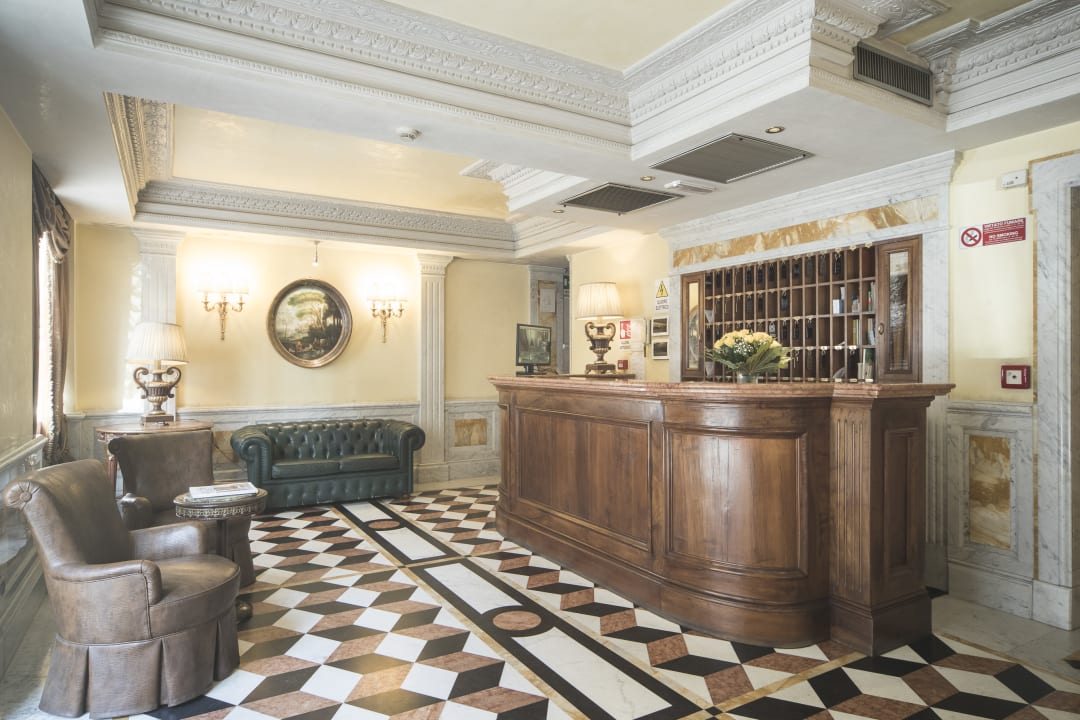 Lobby Hotel Donatello