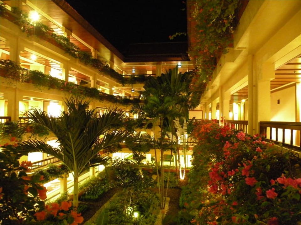 Hotelgänge bei Nacht The Westin Resort Nusa Dua, Bali