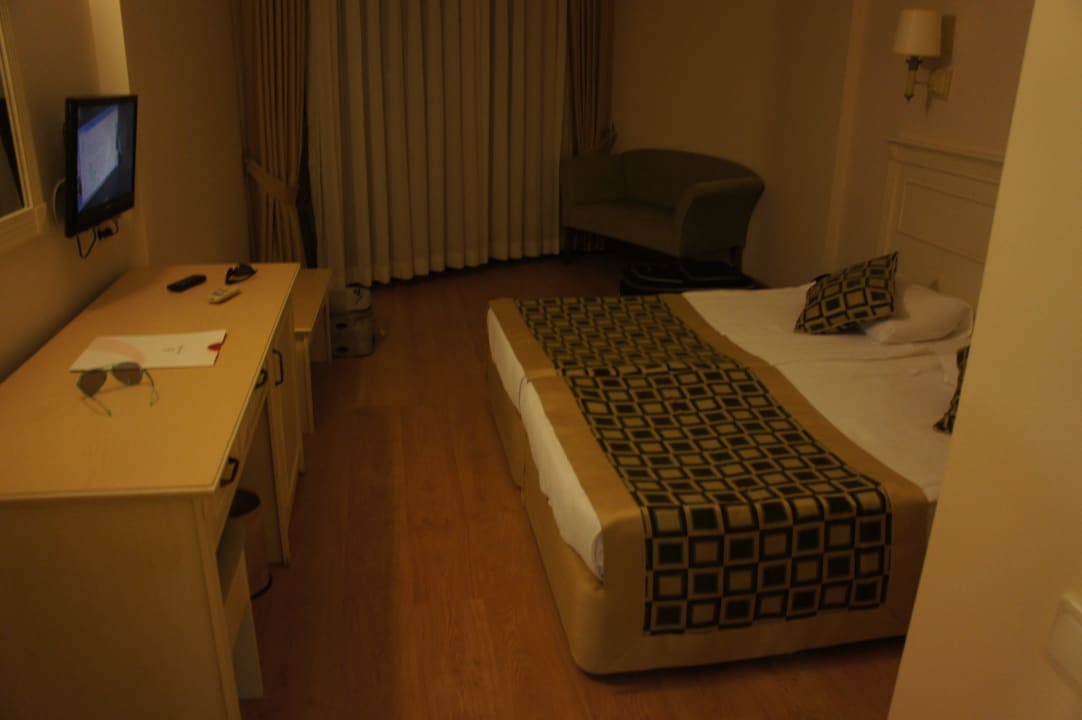 1. Zimmer King Suite Grand Seker Hotel
