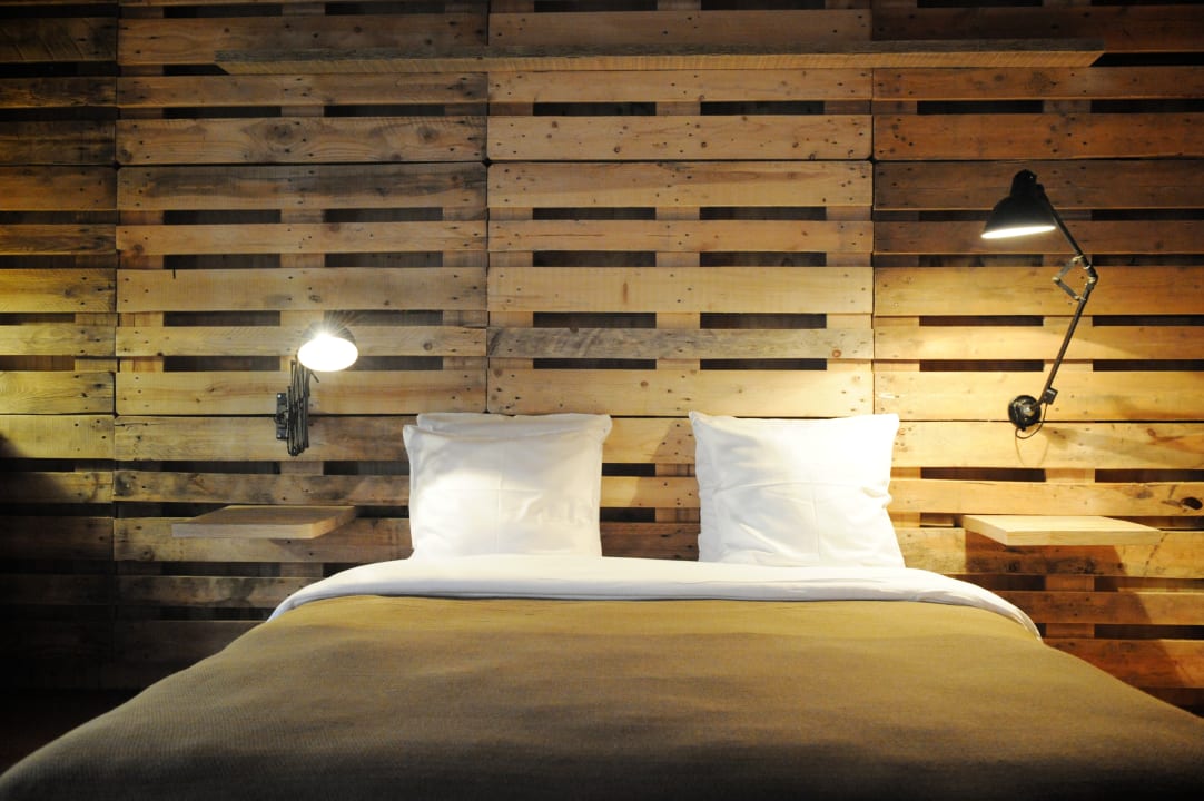 Zimmer Chelton Hotel