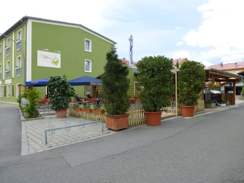 Ein toller schöner Biergarten  Hotel-Gasthof-Fellner
