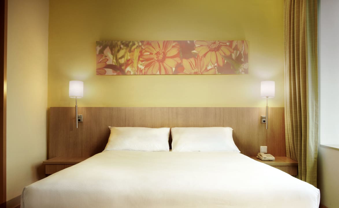 Standard Queenbed Hotel Ibis Slipi