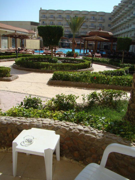 Dziedziniec z mniejszej części hotelu Riviera Aqua Park Resort