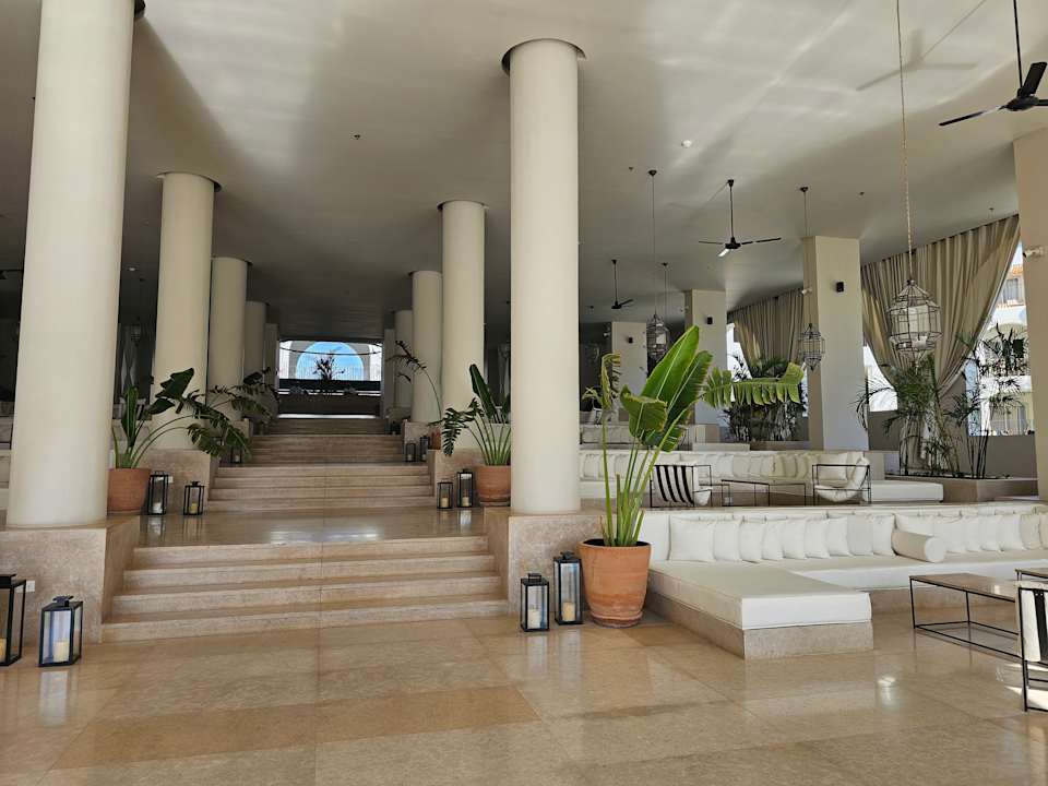 Lobby Serry Beach Resort