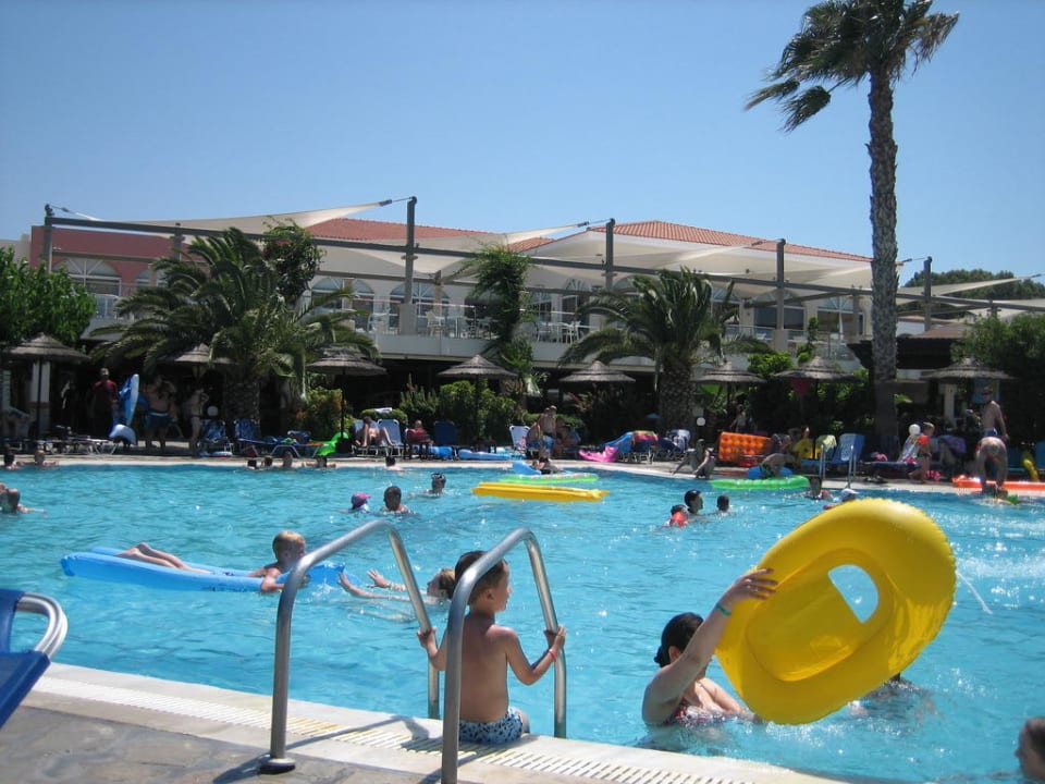 Hauptgebäude Kipriotis Village Resort