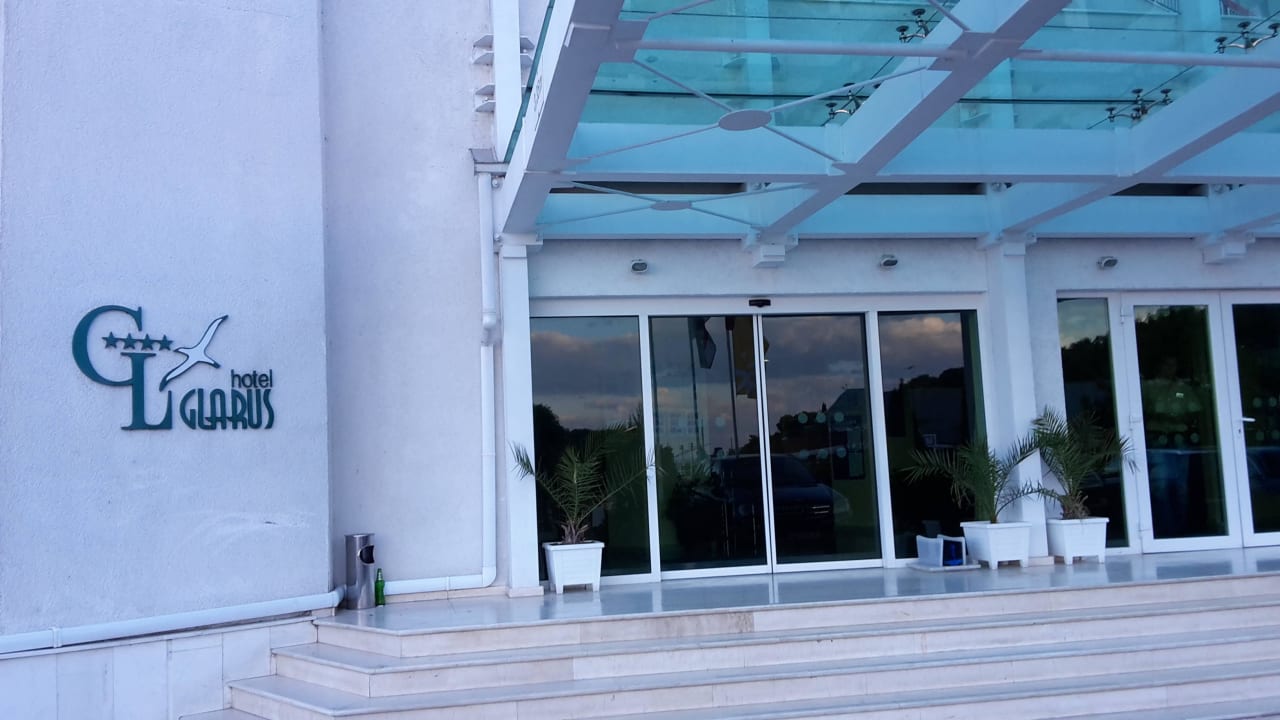 Eingang Hotel Glarus