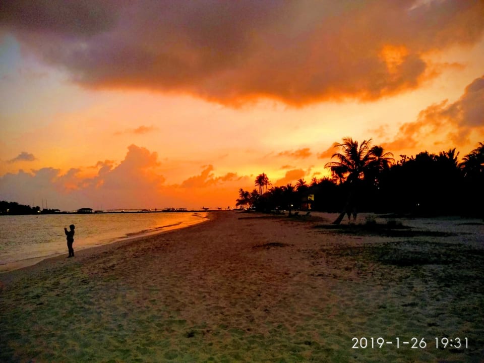 Strand Kuredu Island Resort & Spa