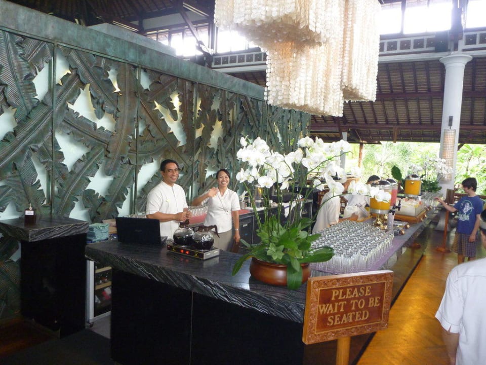 Empfang zum Frühstück Padma Resort Legian