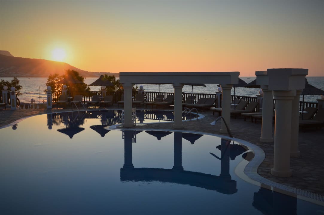 Gastro Alexander Beach Hotel & Village Resort