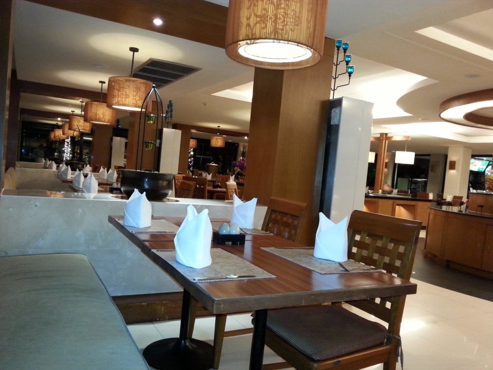 Restauracja Hotel Naithonburi Beach Resort