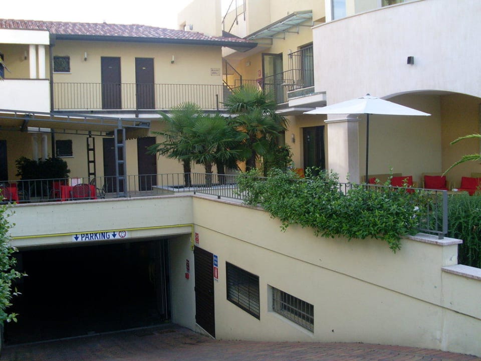 Einfahrt Tiefgarage Hotel Arena