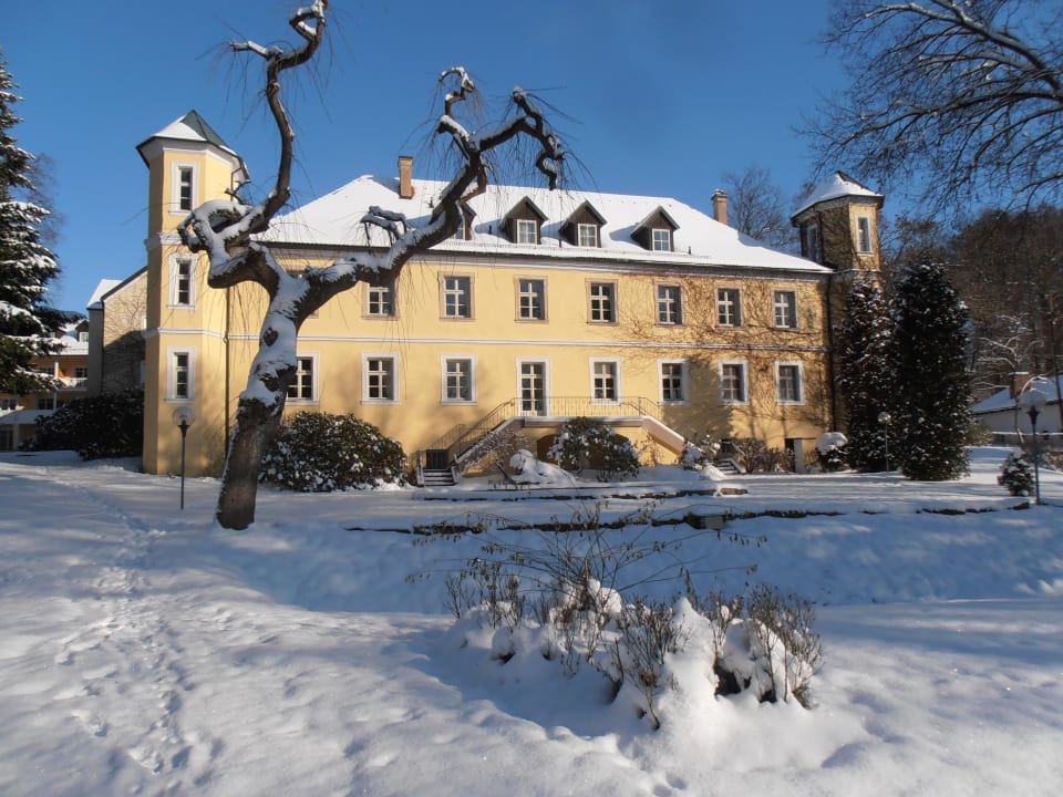 Außenansicht Landschloss Ernestgrün