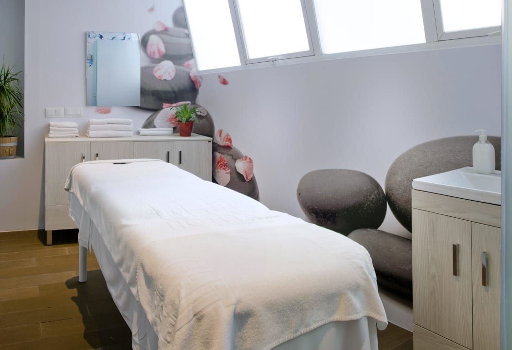 Massage room Hotel GHT Maritim