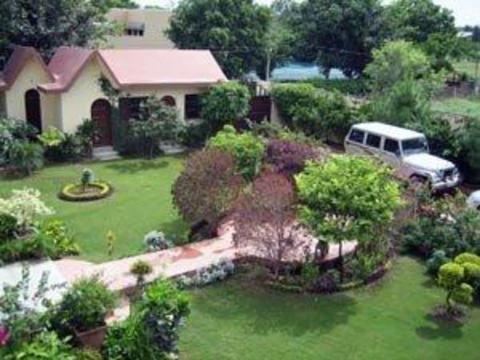 Garden View Bed & Breakfast Shantigriha New Delhi