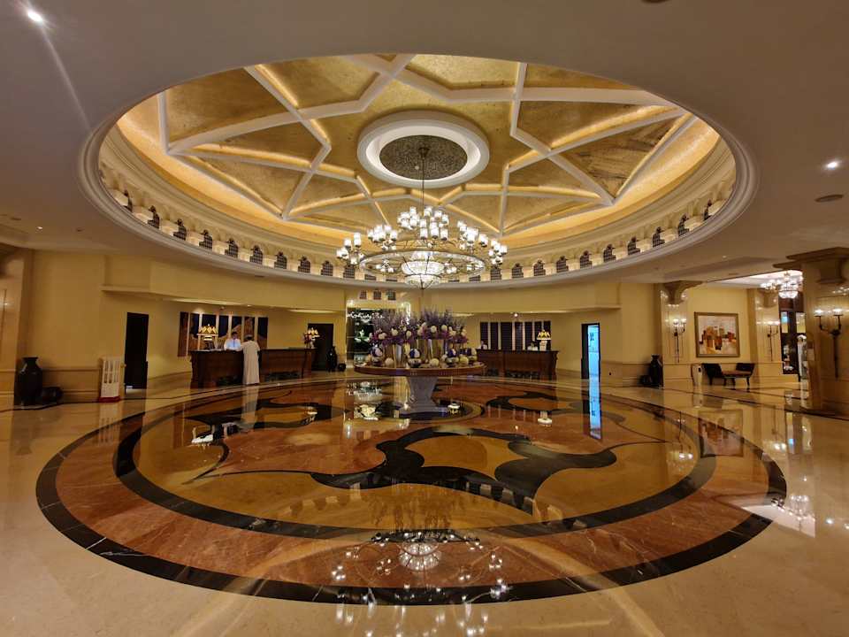 Lobby Shangri-La Hotel Qaryat Al Beri