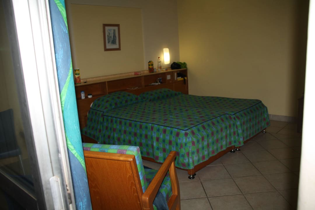 Blick von unserem Balkon ins Zimmer Paradise Bay Resort Hotel