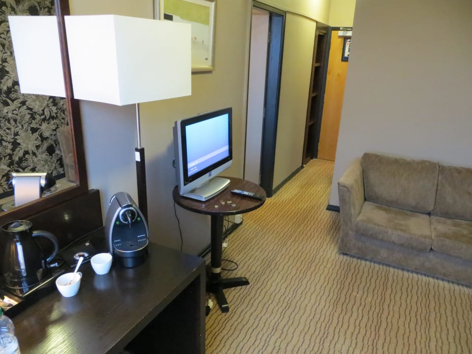 Kleiner Salon mit Kaffeemaschine Mercure Inverness Hotel