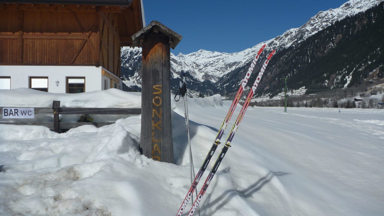 Loipe neben der Residenz des Sonklarhofs Sonklarhof