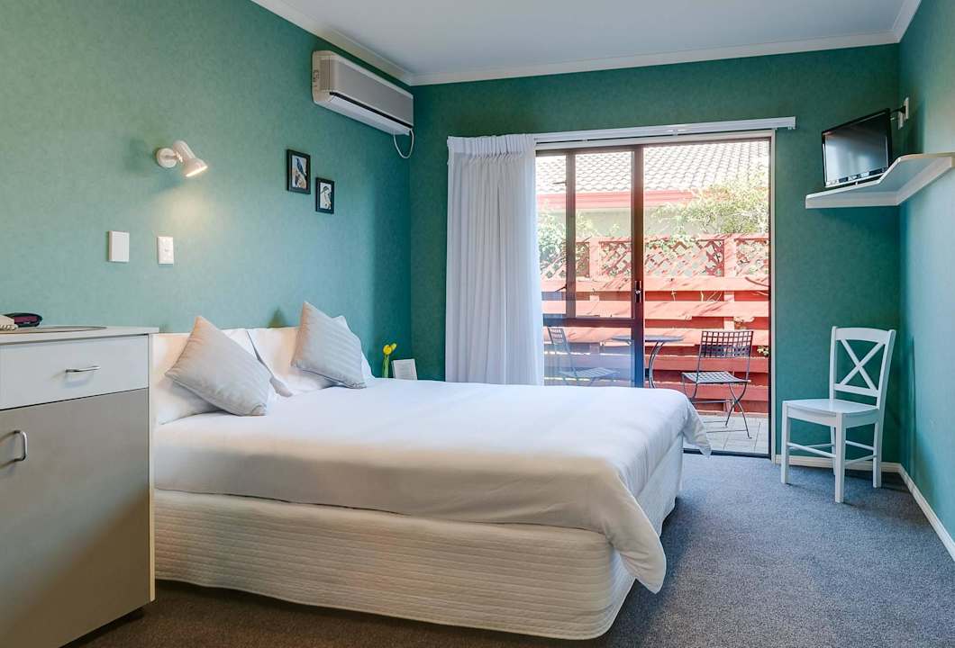 Courtyard Deluxe Parkside Lodge