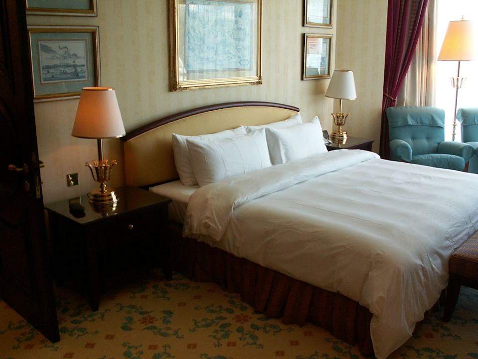 Schlafzimmer The Empire Hotel & Country Club