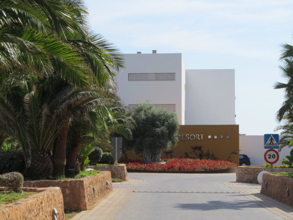 Zufahrt zum Hotel Grand Palladium Select Palace Ibiza