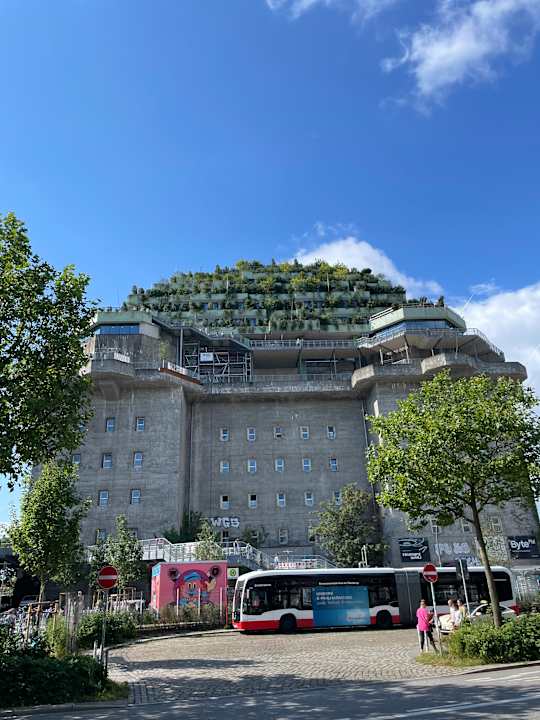 Außenansicht REVERB by Hard Rock Hamburg