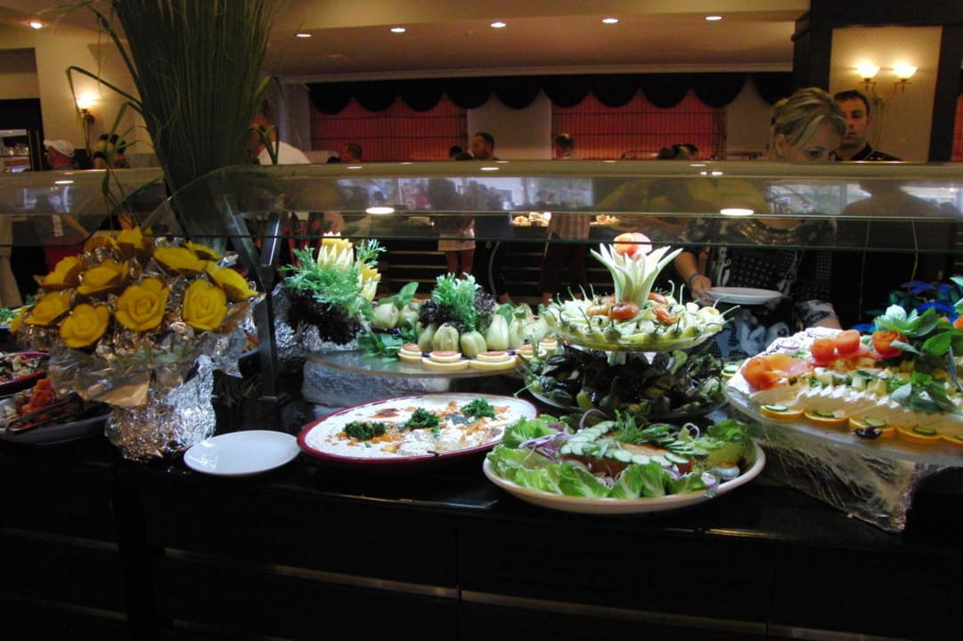 Teil des Salat und Käsebüffet Mira Meridia Beach Hotel