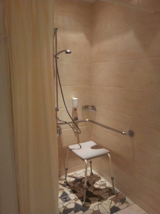 Zimmer Nr. 608 wie im Altersheim Reduce Hotel Vital Bad Tatzmannsdorf