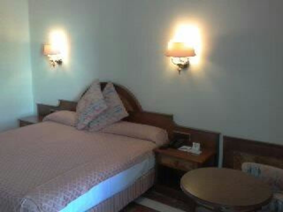 Große Zimmer Hotel Serrano Palace