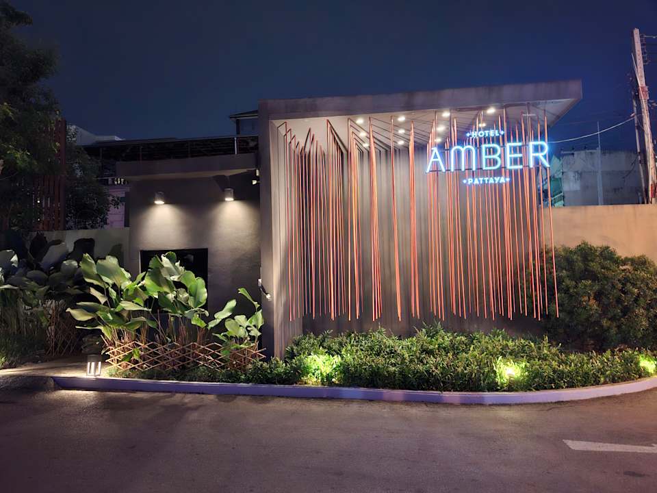 Außenansicht Hotel Amber Pattaya
