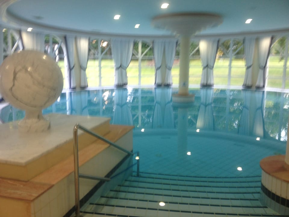 Pool Steigenberger Hotel Der Sonnenhof