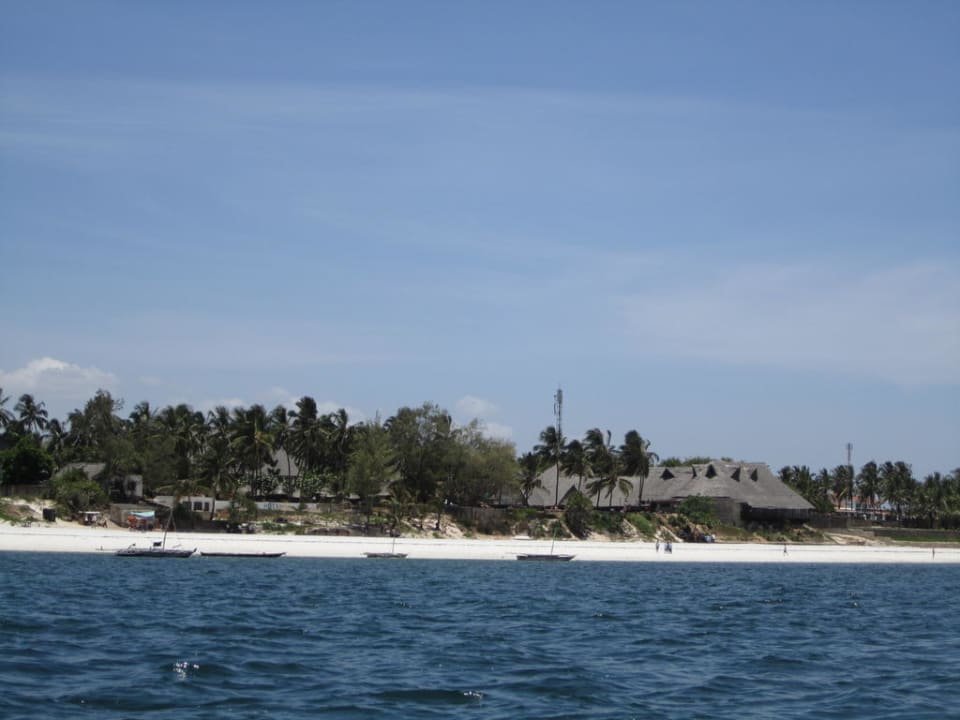 Blick auf das Hotel und Strand Reef Hotel Mombasa