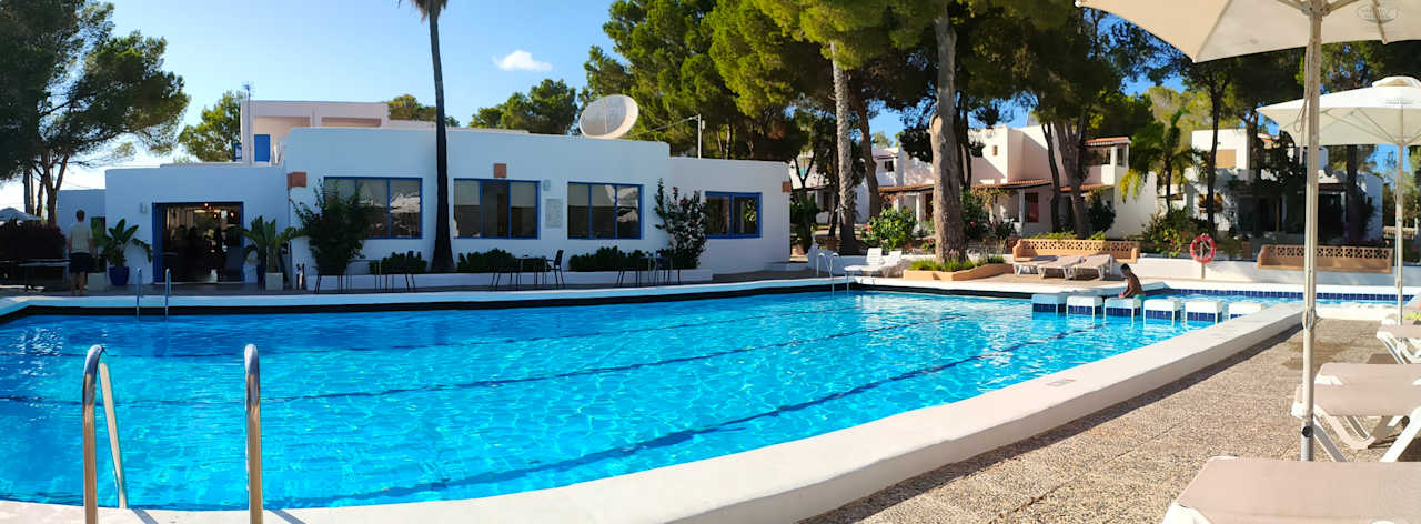 Pool Bungalows Es Pins