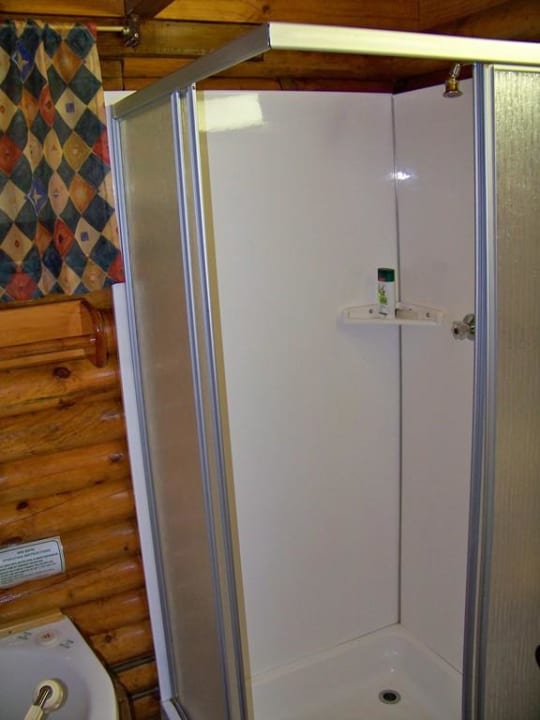 Das einfach gestaltete Bad Hotel Tsitsikamma Lodge