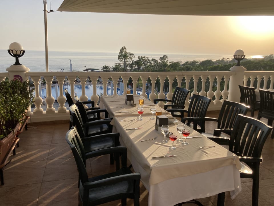 Gastro Starlight Resort Hotel