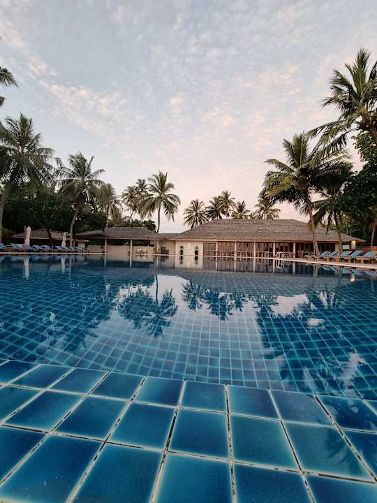 Pool Meeru Maldives Resort Island