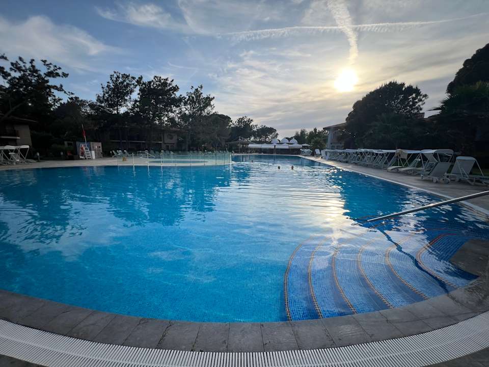 Pool Xanadu Resort Hotel