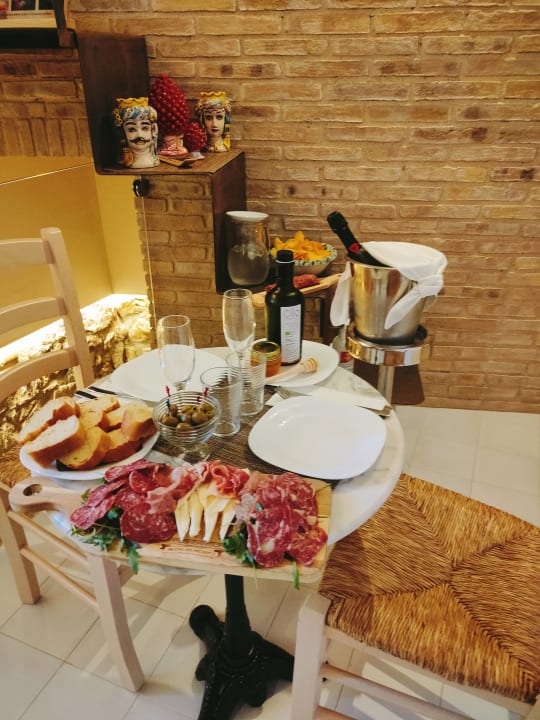 Gastro PORTA SOPRANA luxury guest House & spa