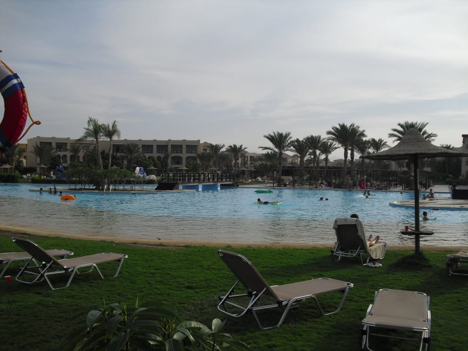 Pool am Strand Jaz Bluemarine