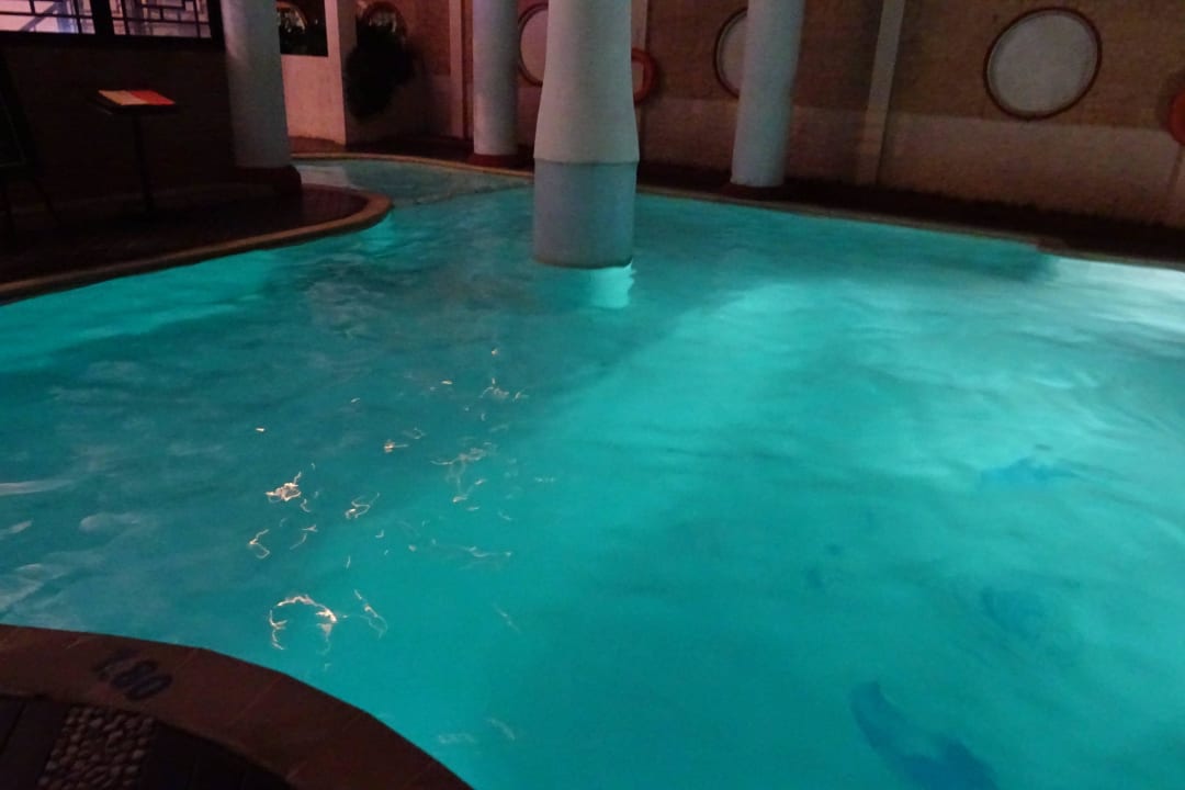 Pool bei Nacht Hoi An Lantern Hotel